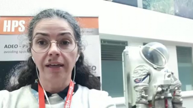 Julia de León   |   Astrofísica